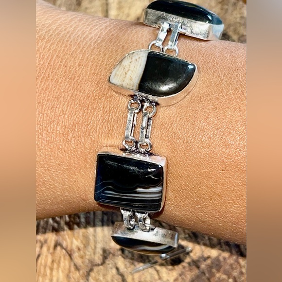 Banded Bostwana Agate Bracelet 7” - 8” - Picture 4 of 7